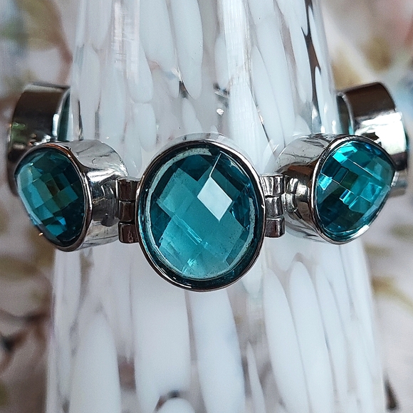 Anne Klein AK Aqua Blue Faceted Bracelet Heavy Silver Tone Glass? Stone? Elbaite - Picture 5 of 16